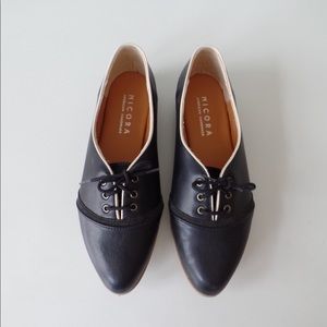 Nicora Sally’s Lace Oxfords Size 9